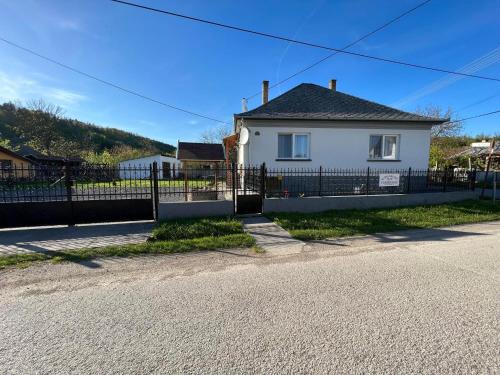 Erdohorvati House | Komáromi Vendégház Erdőhorváti