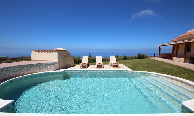 Chio Apartment | Komfortable Ferienwohnung in Einem Tropischen Garten