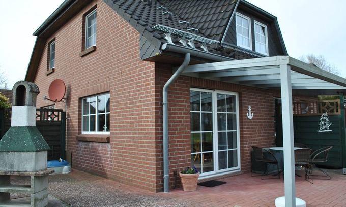 Norderteil House | Komfortables, Helles Steinhaus mit Überdachter Terrasse