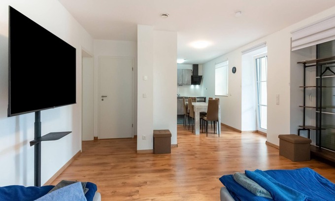 Haunsheim Apartment | Komplett ausgestattete Ferienwohnung mit Terrasse in idealer Lage