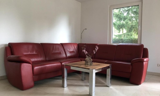 Gross Glienicke House | KOMPLETTES FERIENHAUS POTSDAM BERLIN GÄSTEHAUS IN SEENÄHE 95qm2 MONTEURZIMMER