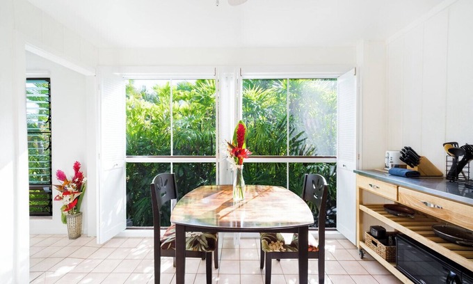 Kahaluu Bay Apartment | Kona coast studio, Aug low rate Walk to Magics & Kahalu'u free HS-WIFI, Parking,