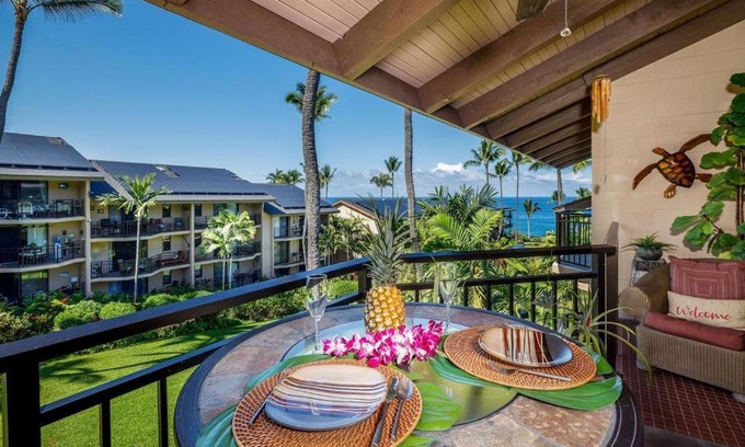Historic Kailua Village House | Kona Makai 5-305