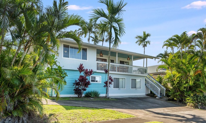 Kailua-Kona House | Kona Ocean View Home - Downtown, Fruit Trees, Sunset views