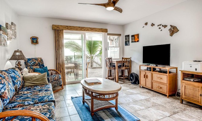 Kailua-Kona Apartment | Kona Riviera Villa #104