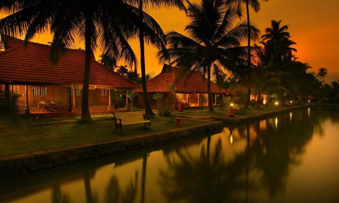 Ezhupunna Resort | Kondai Lip Backwater Heritage Resort