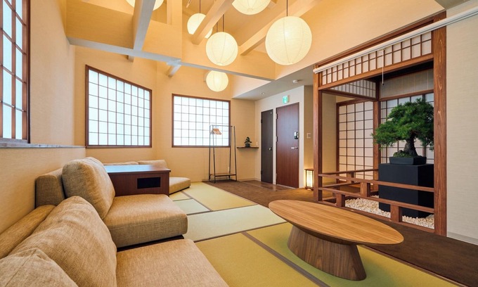 Minato House | KONJAKUSO Osaka TempozanSHOHAKU Pine Tree /Osaka Ōsaka