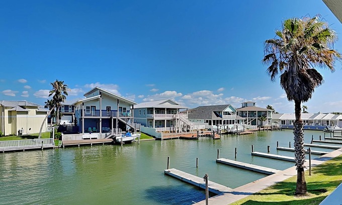 Rockport Condo | Kontiki Beach Resort #221 | Bay Views + Access to Pool!