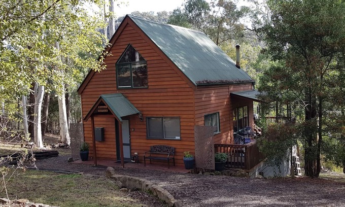 Sawmill Settlement House | Kooka's Cottage - Off Mountain: Family/Small Group Accommodation