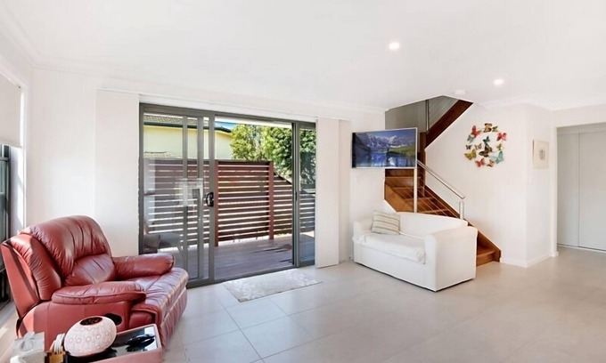 Blue Bay Apartment | Koonah Townhouse