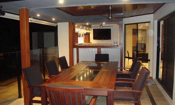 Robina House | Kooroora House -Spa Bath-Pool- Billard Table