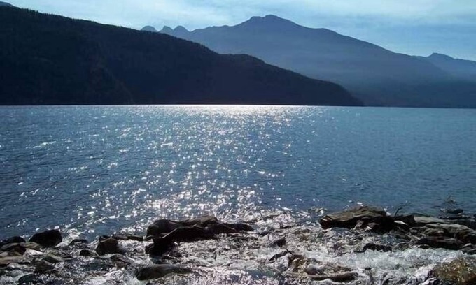 Kaslo Cottage | Kootenai Hideaway Lakefront Cabin