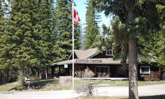 East Kootenay Cabin | Kootenay Park Lodge