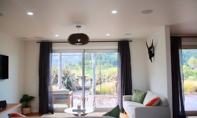 Hapuku House | Kora's View. A Magical place to relax and unwind.