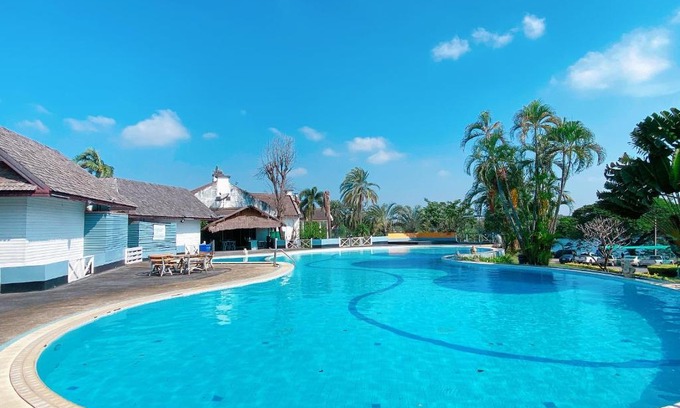 Pak Thong Chai Resort | Korat Country Club Golf and Resort