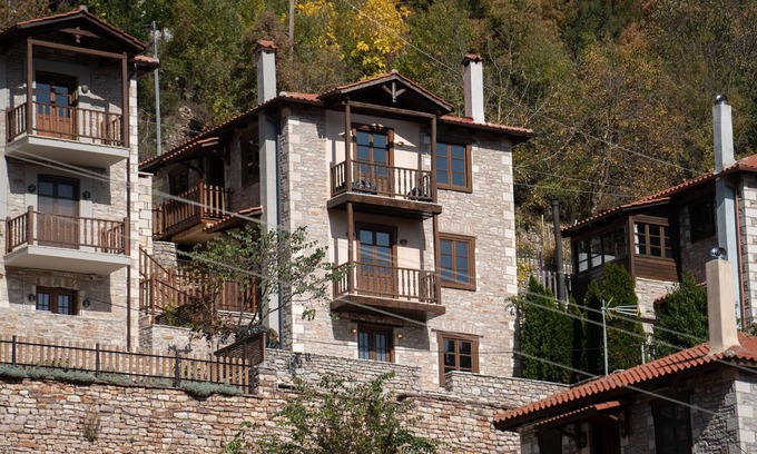 Karpenisi House | Korfes Guesthouse for families or groups of 6-9 combining comfort and privacy
