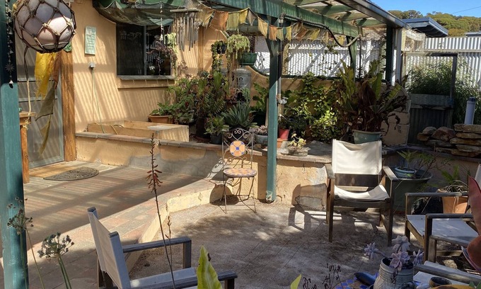 Newland House | Koru Cottage is a cosy home nestled in the dunes of beautiful Vivonne Bay on KI.