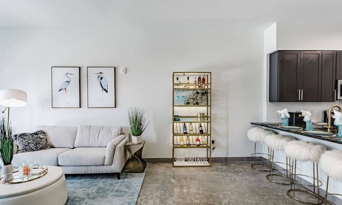 Fort Lauderdale Apartment | Kosher style - FLL & Restaurant