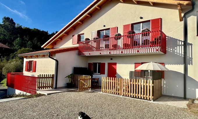 Hondarribia Apartment | Kostoenea - Ekilore rural apartment by the sea