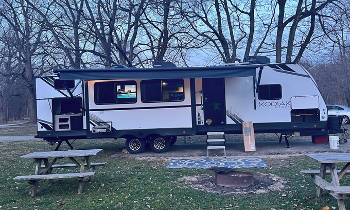 Stockwell House | Kozy Kodiak Camper in Beautiful Crawfordsville
