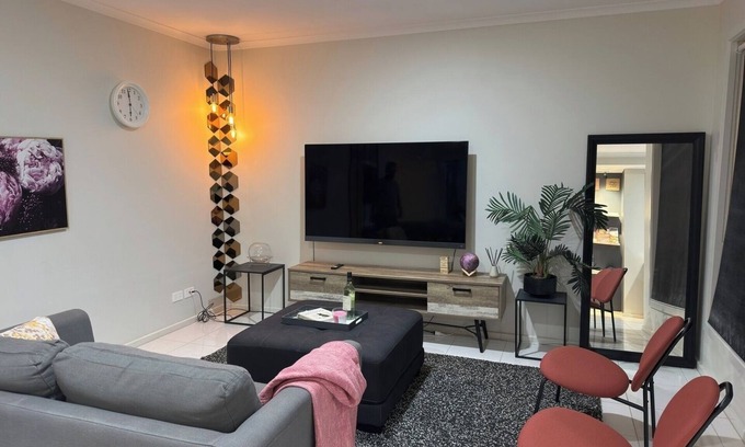 Paralowie House | KozyGuru | 3BR Retreat to ADL and Barossa in 40m