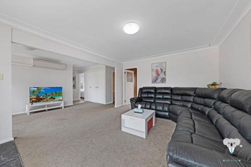 Blacktown House | KozyGuru | Blacktown | Peaceful 3B House
