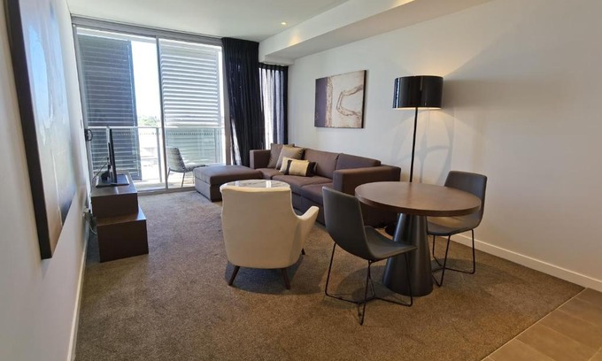 Chatswood CBD Apartment | KOZYGURU Chatswood Luxury Studio Walk to Chatswood Chase NCH088-721