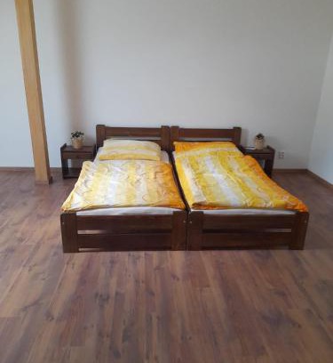 Zasmuky Hotel | Krčma na statku