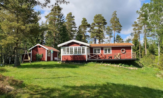 Knared House | Krokån hus - vacation in the countryside and on your own riverbank