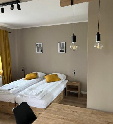 Wolbrom Hotel | Krollhouse Pokoje gościnne