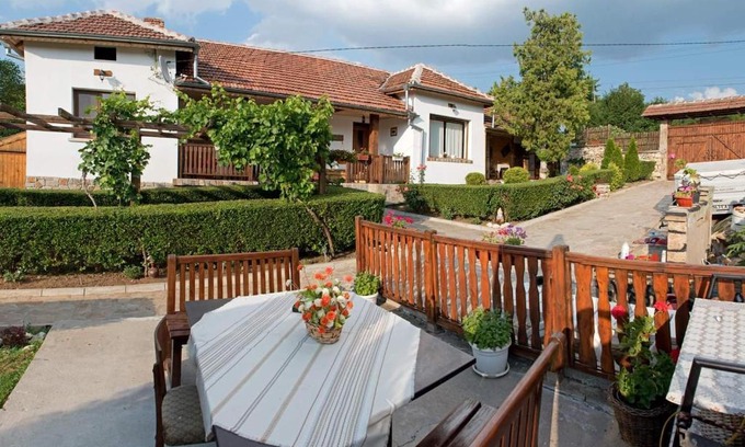 Letnitsa House | krushunska panorama