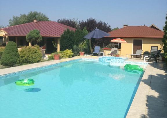 Stari Banovci House | Kuća na dan Villa Holiday