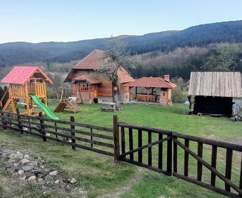 Vitasi House | Kuca Karajic
