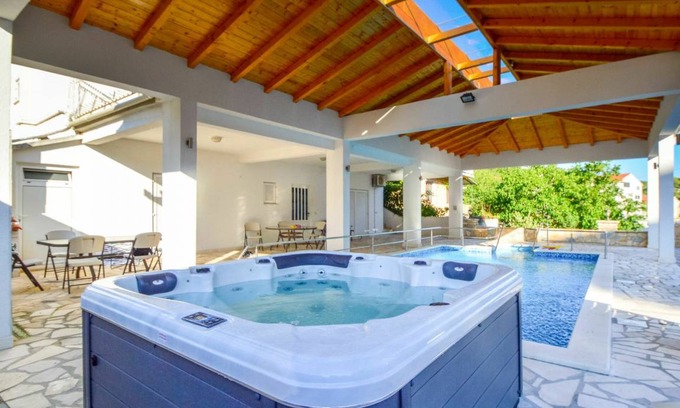 Zaton Apartment | Kursar 107.1