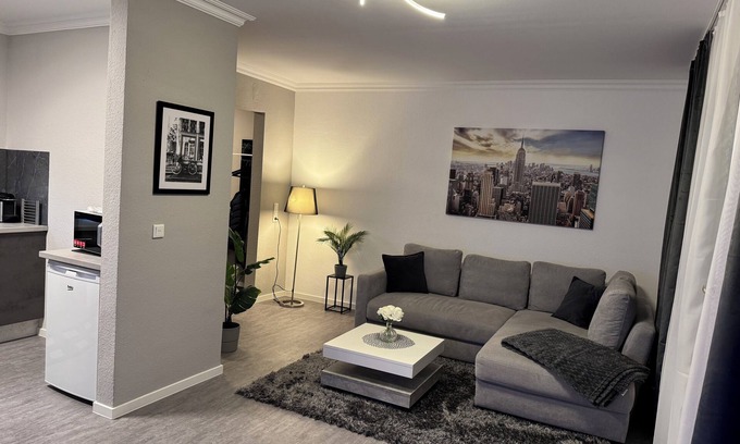 Nieder-Morlen Apartment | Kurstadt Apartment 2ZKB balcony car parking space.