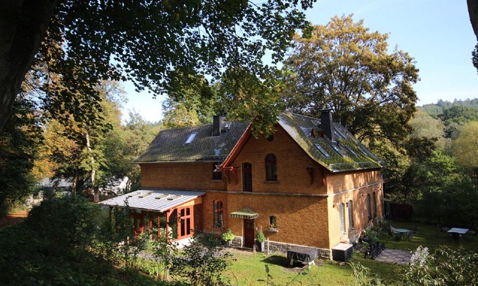 Hundsdorf Condo | Kutscherhaus am Weiher - rural peace and relaxation in the Westerwald