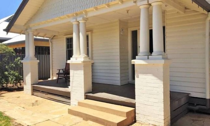 Kyabram House | Kyabram House - family & pet friendly house