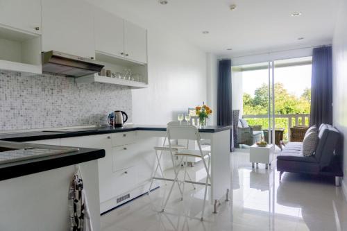 Huai Yang Apartment | Lägenhet i Blue Marin. Huay Yang, Thailand