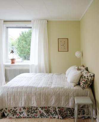 Varberg Apartment | Lägenhet med trädgård nära stad och hav