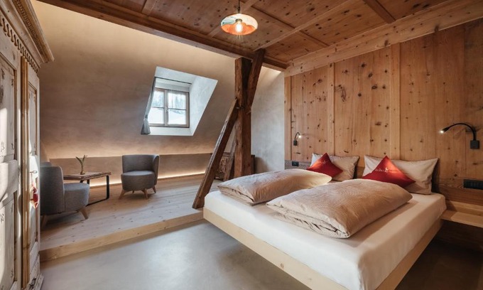 Badia Apartment | Lüch Colz