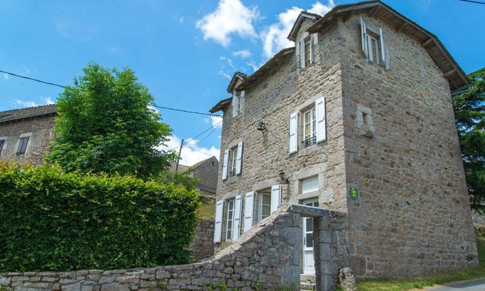 Saint-Leger-de-Peyre House | L'école - traditional 8-bed gîte in the parc les loups du Gévaudan