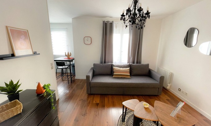 Calais Apartment | L'écureuil, studio en centre ville avec parking