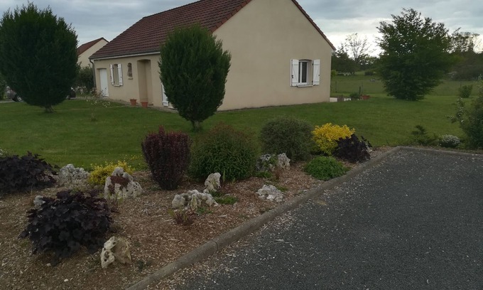 Champsevraine House | L'antistress meublé classé 3* 6 personnes proximité Langres et lac de la liez