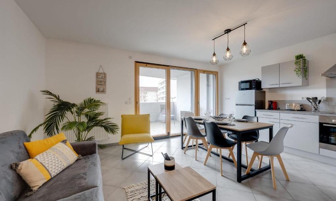 Annecy Apartment | L'Art de Ville - 2 bedroom near the city center terrace and garage
