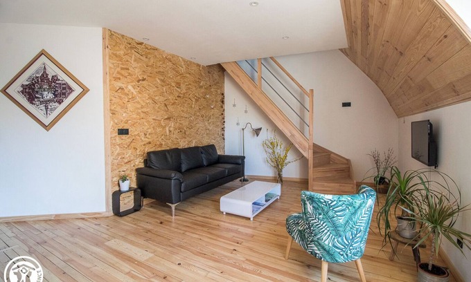 Besse-en-Chandesse House | L'art Gîte - Besse ET Saint Anastaise