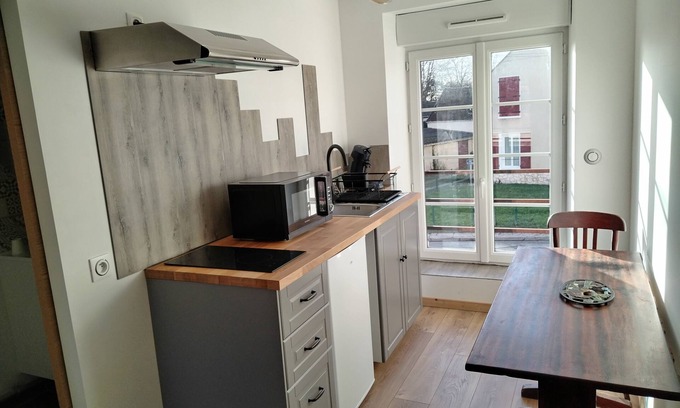 Saints Apartment | L' ART offers you its studio 5min from coulommiers