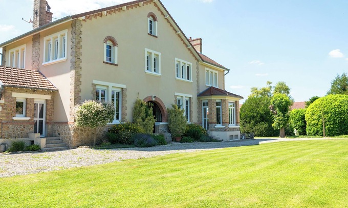 Saint-Hilaire-le-Petit House | L'Artbanne - The complete estate