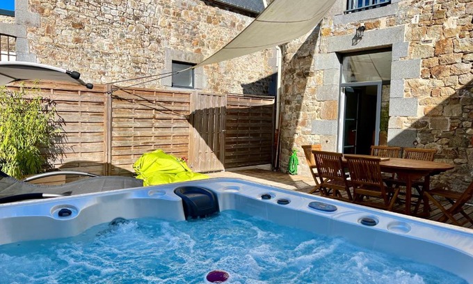 Dol-de-Bretagne House | L'authentique Doloise Spa