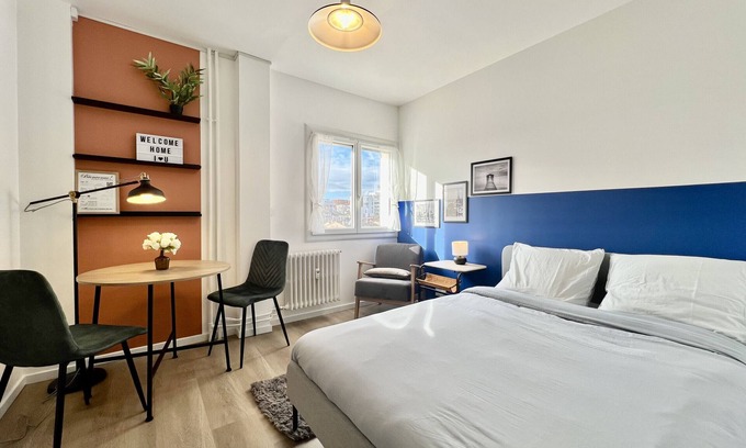 Fontaine-Bayonne-Cartoucherie Apartment | L'azur - Cozy Studio near tram & city center