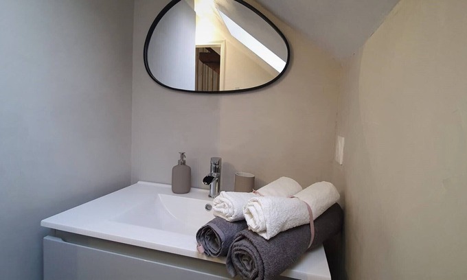 Moret-sur-Loing House | L'Echapée Moretaine, Townhouse in the historic heart of Moret